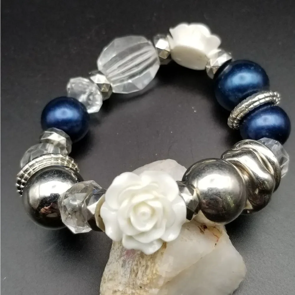 Magnolia heavenly charm bracelet B408